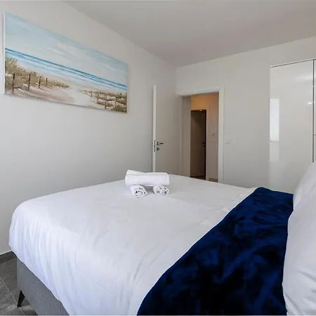 Apartment Luka 3 *