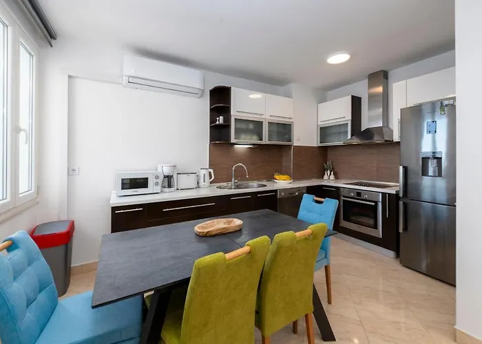 Luka 3 Apartment